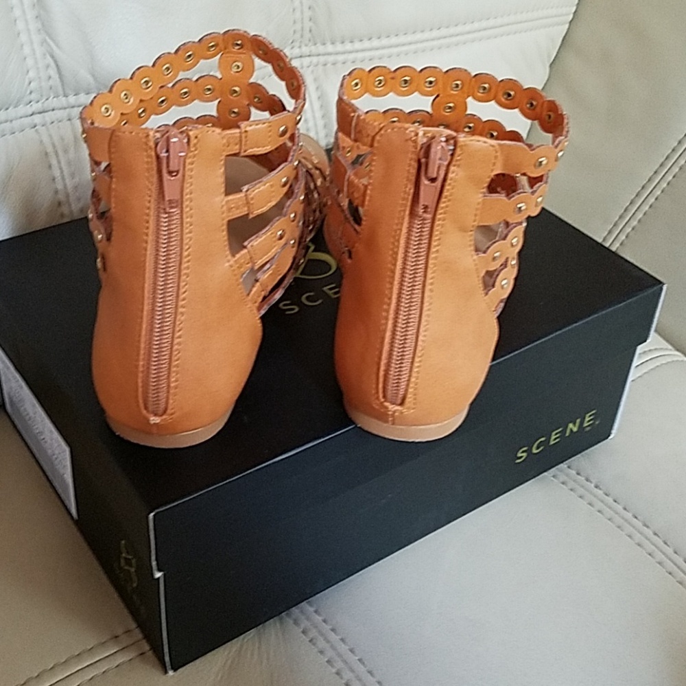 Sandals - Picture 4 of 5